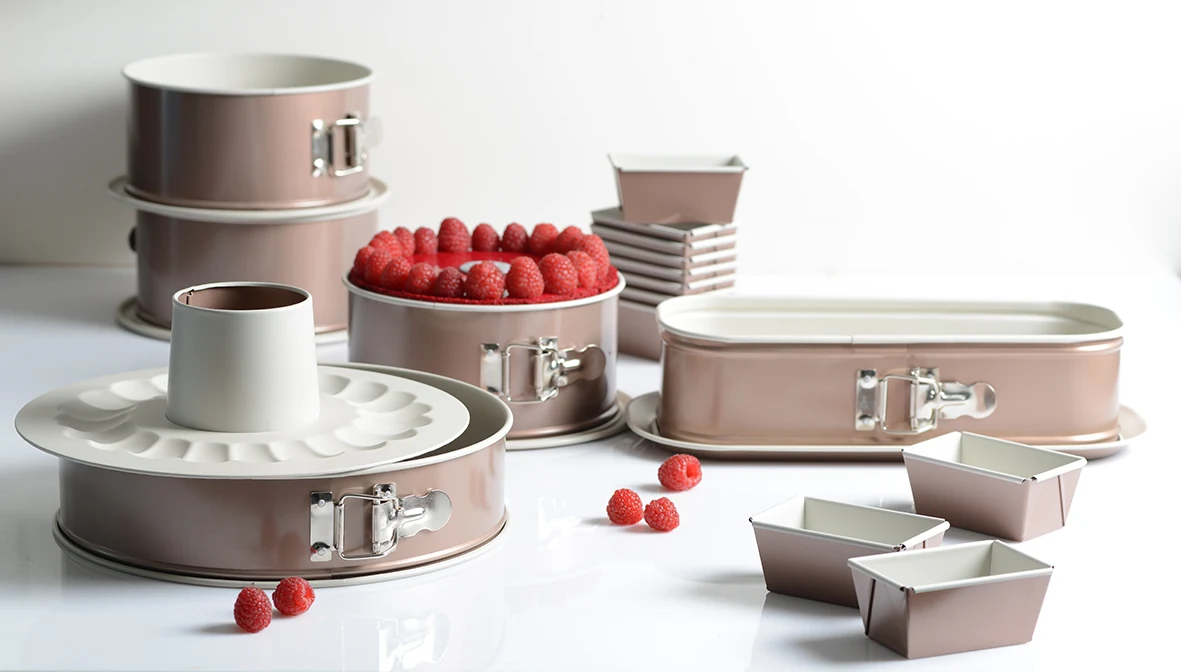 Фирменный натюрморт PATISSE: коллекция Ceramic и ягодная выпечка
